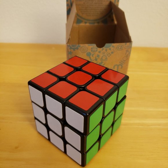 Small Fish Speed Magic Cube - Picture 5 of 9